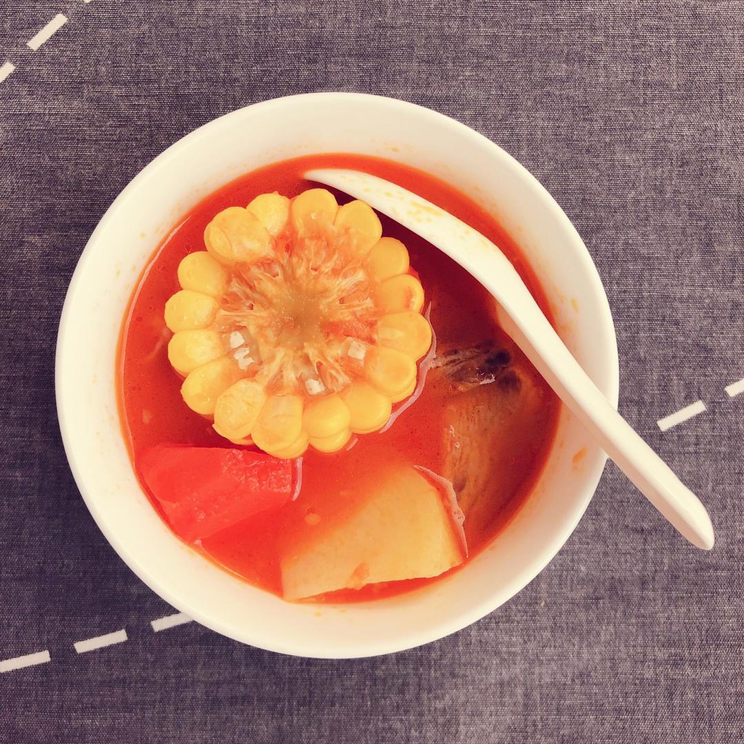 番茄土豆玉米排骨汤