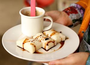 糖汁烤日式年糕的做法 步骤5