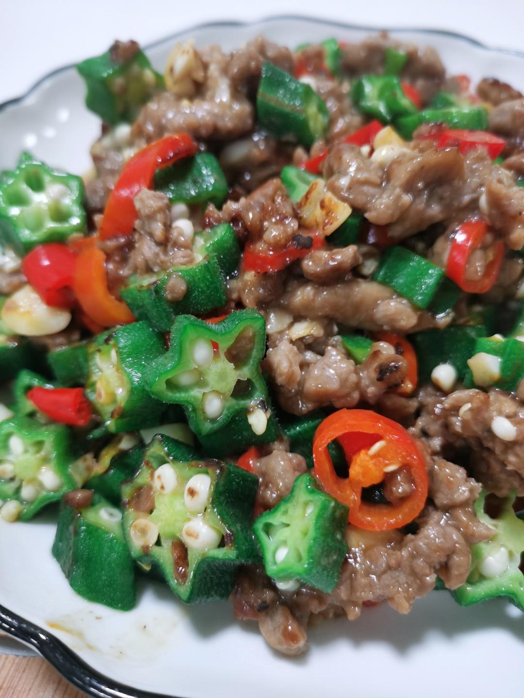秋葵炒牛肉粒