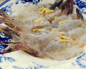 没有哪个孩子不爱吃的黄金琵琶虾的做法 步骤2