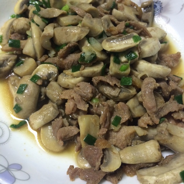 蘑菇炒肉片