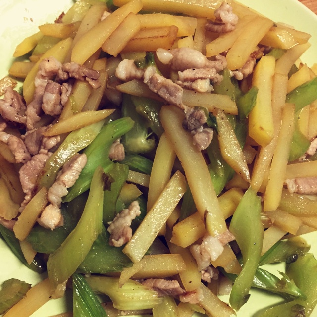 芹菜炒土豆丝