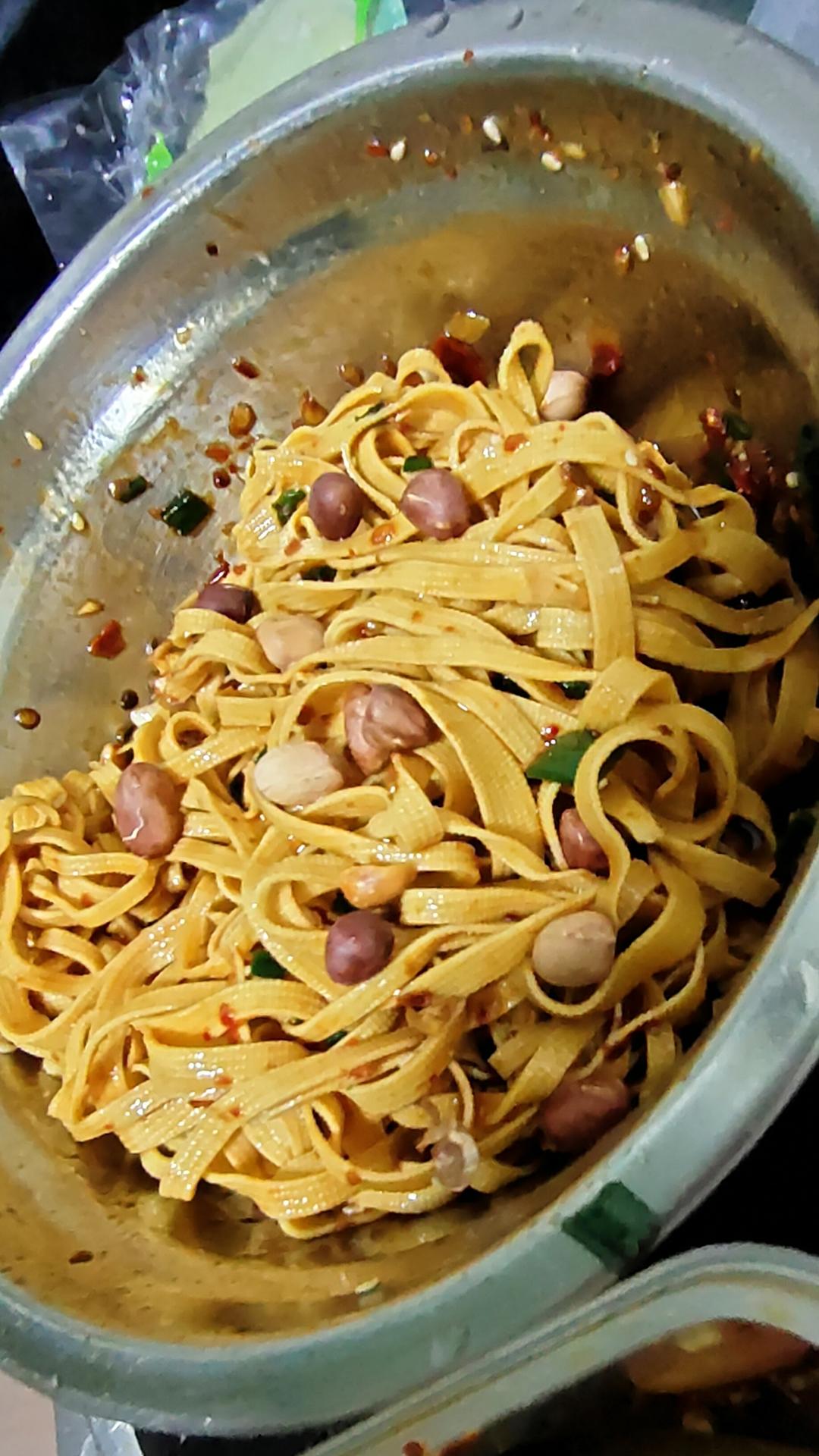 零失败‼️比辣条还好吃百倍〰️香辣豆皮