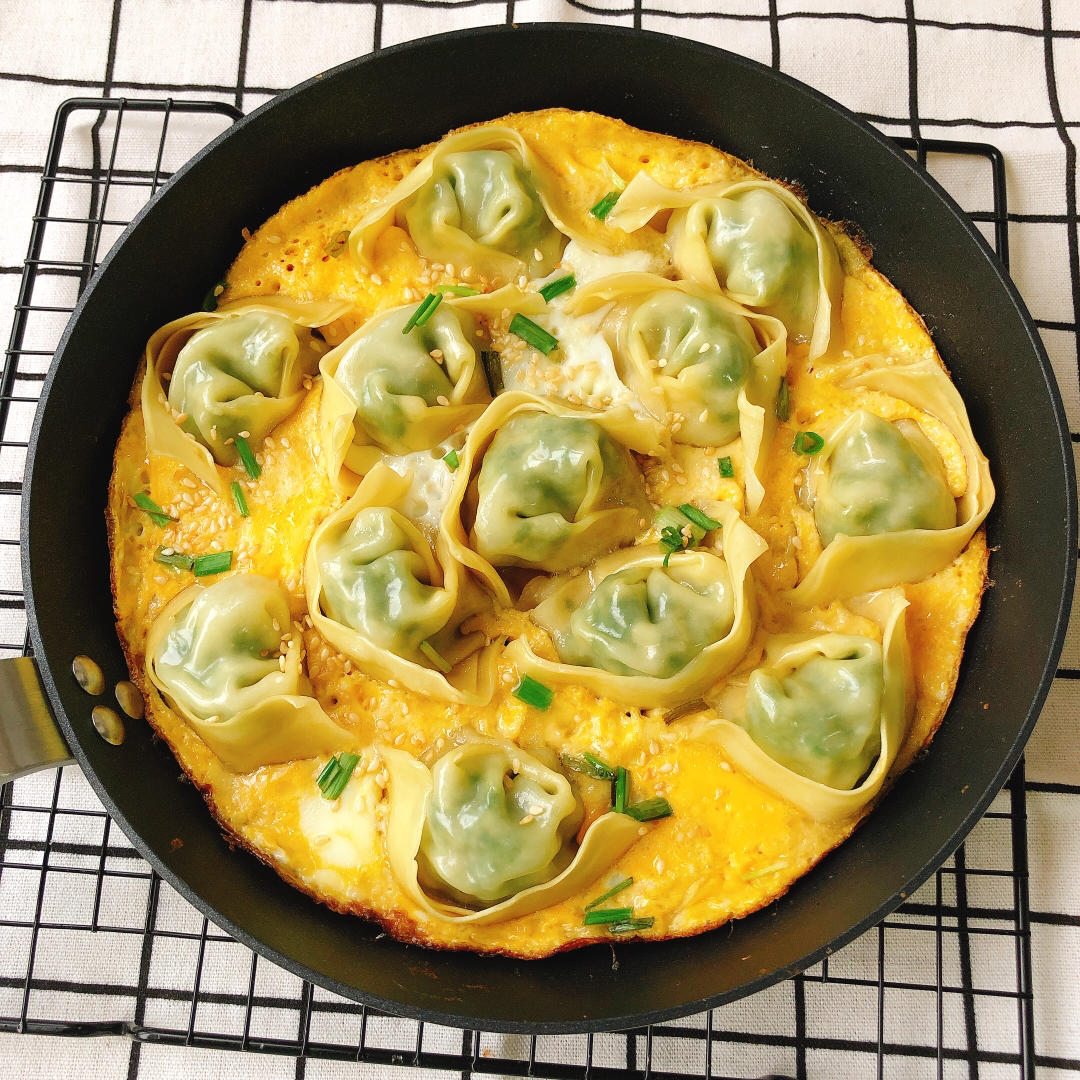 洛小爬做的抱蛋煎馄饨