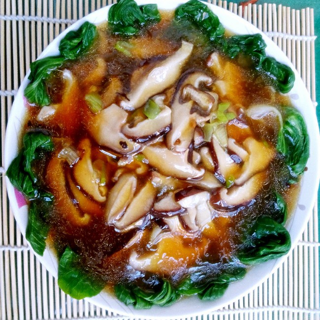 浇汁香菇油菜