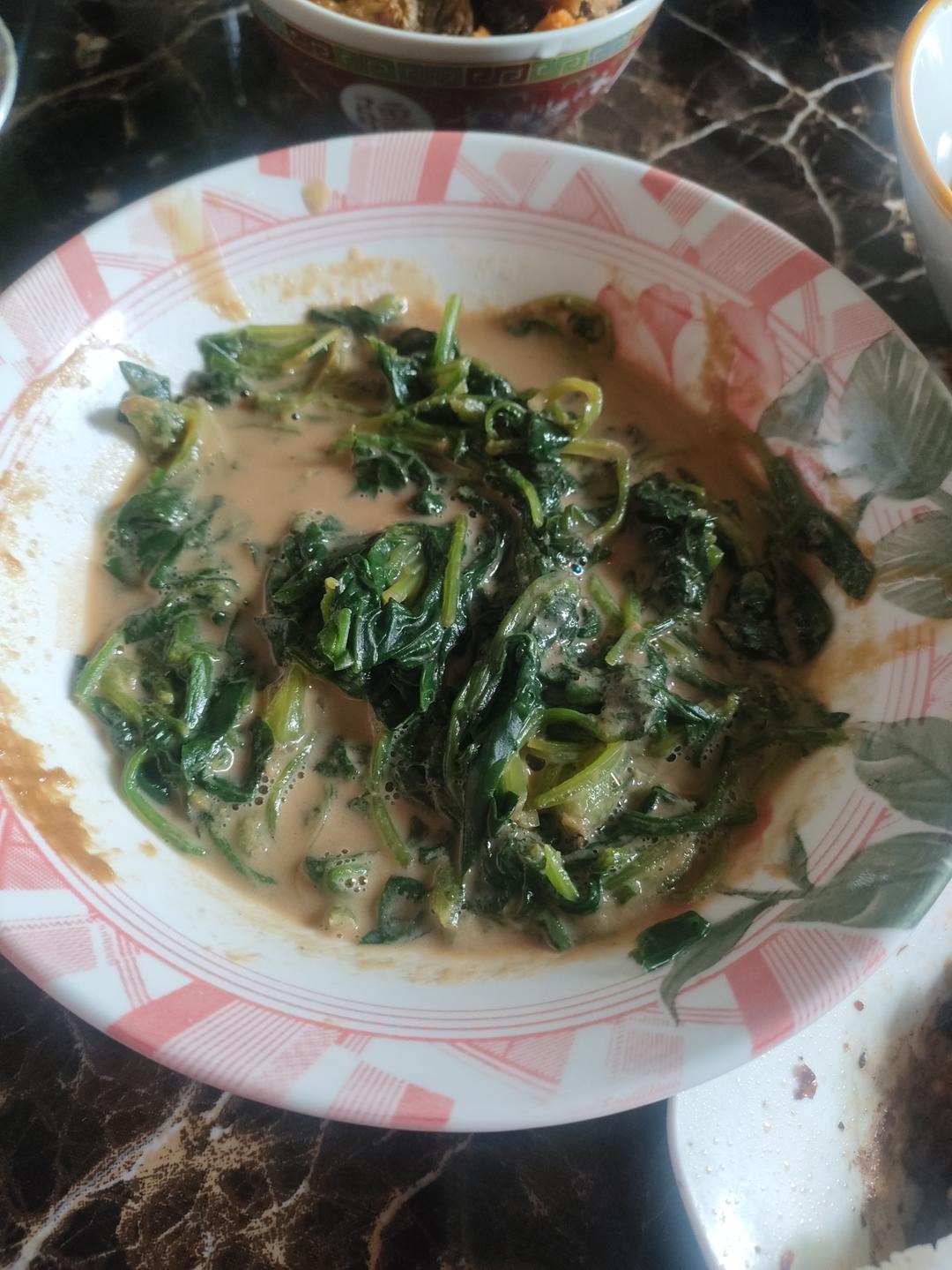 老少都爱吃的麻酱拌菠菜