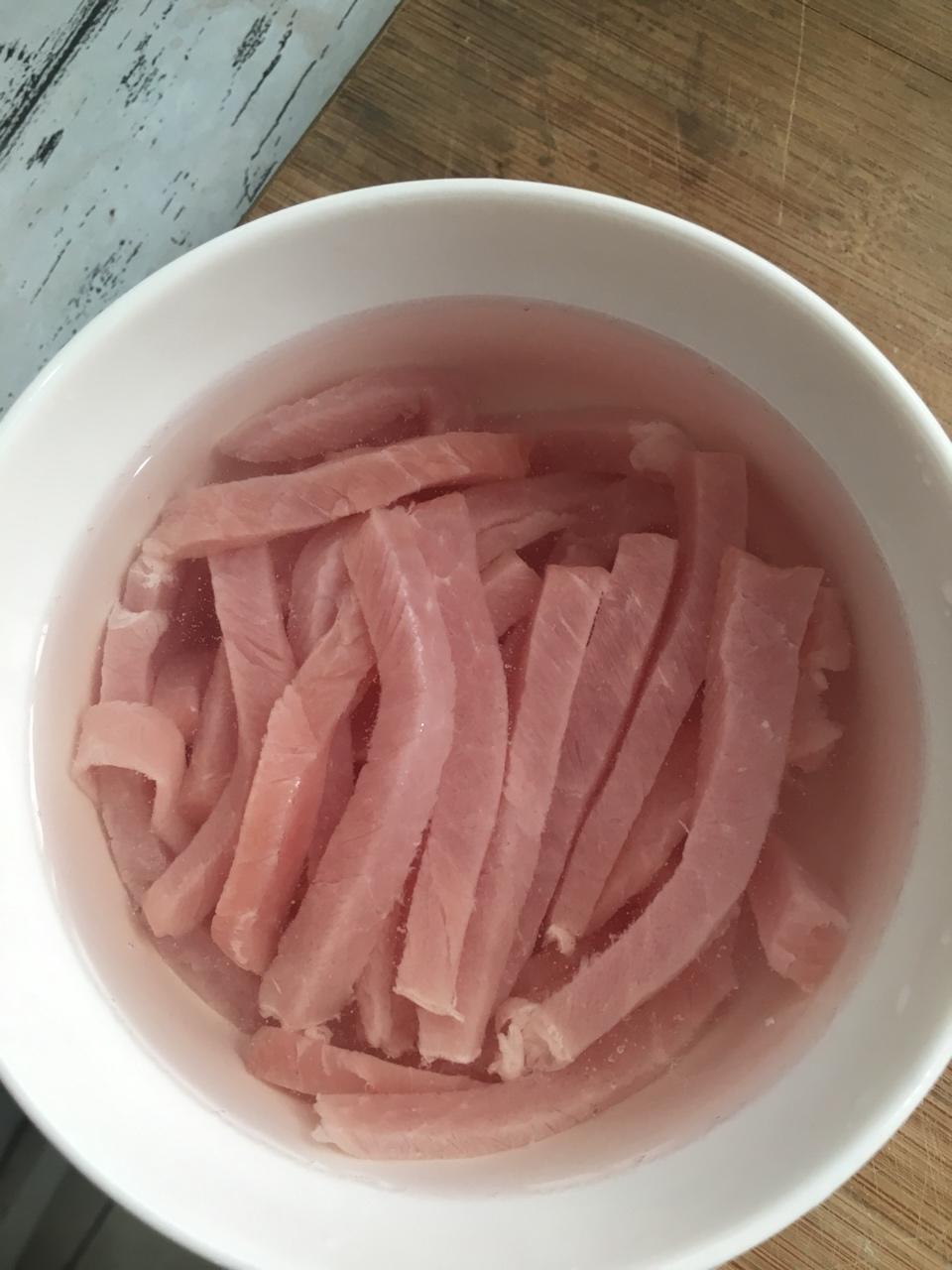 金针菇炒肉丝