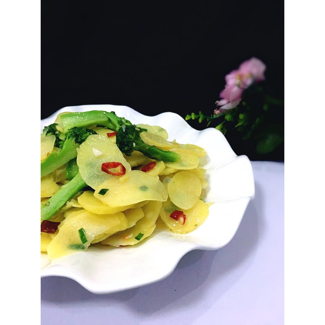 蒜蓉西兰花土豆片