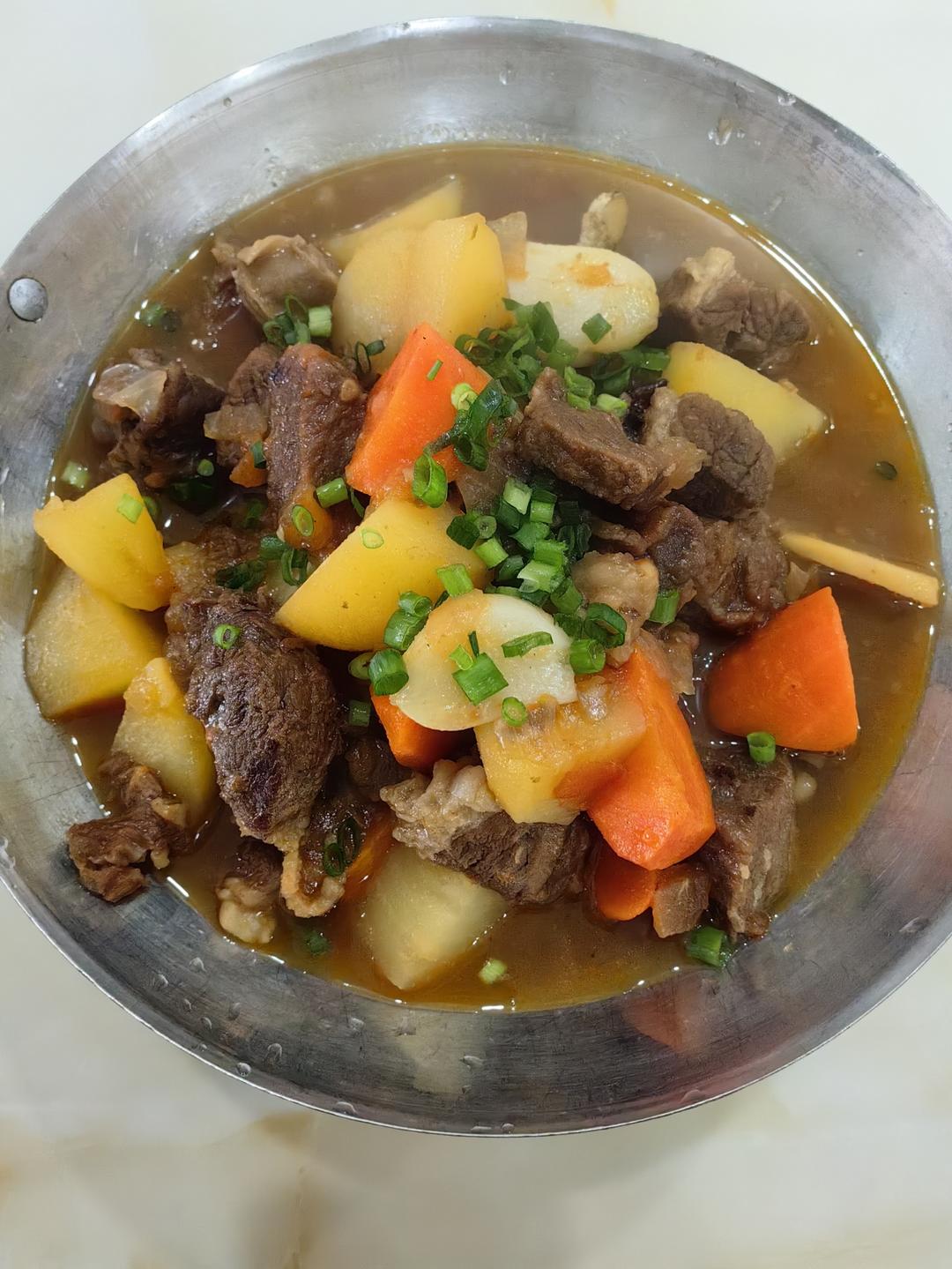 番茄牛腩炖土豆