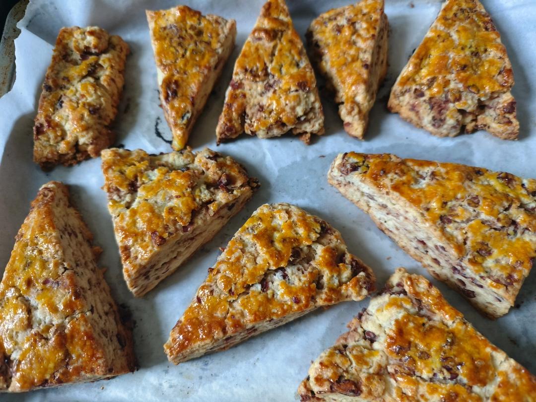 完美裂纹～百分百成功的超好吃奶香司康（禁止搬运）