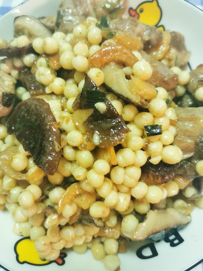 野生香菇鲜茨实焖排骨