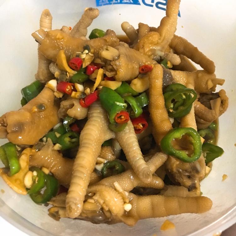 停不下来的秘制凉拌鸡爪