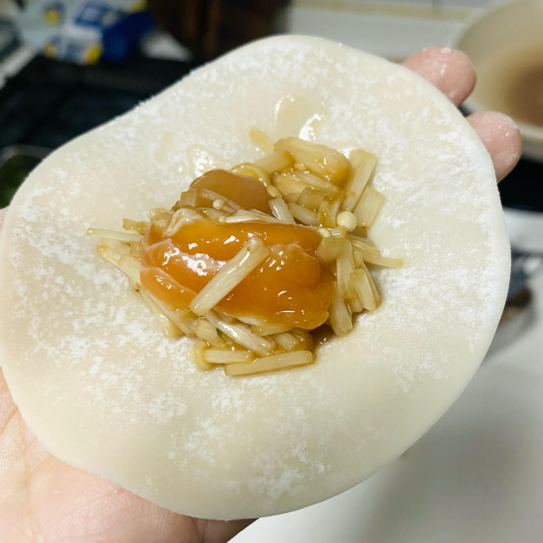 鲜掉眉毛三文鱼馄饨