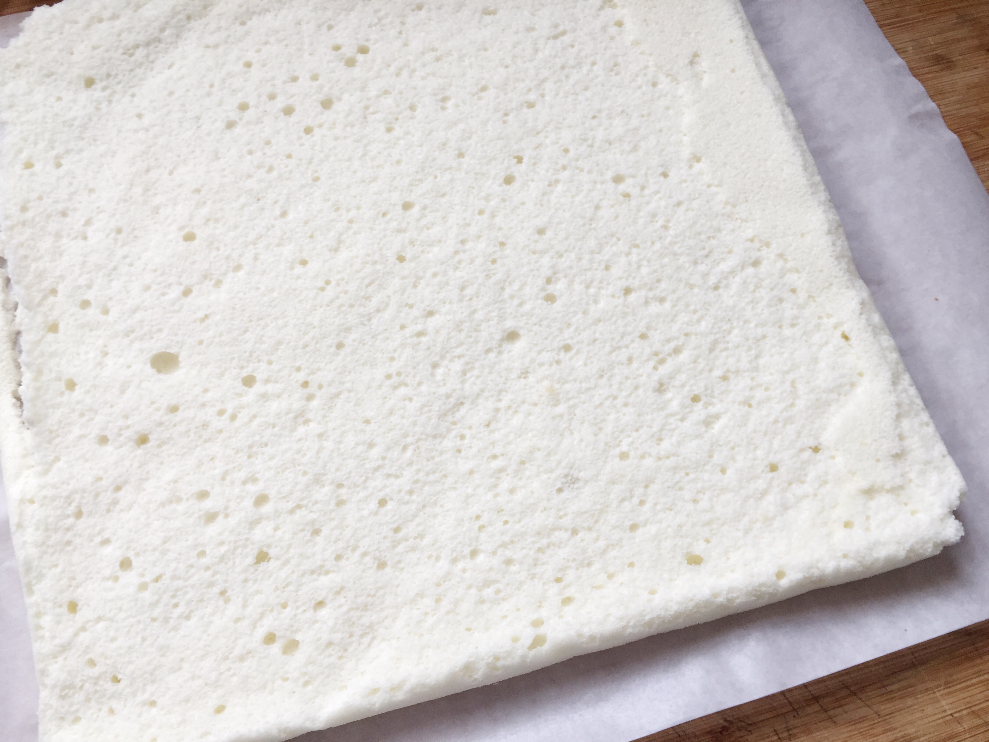 💘网红💘大白兔奶冻蛋糕卷（爆好吃的奶酱、奶酥和奶冻有详解）的做法 步骤18