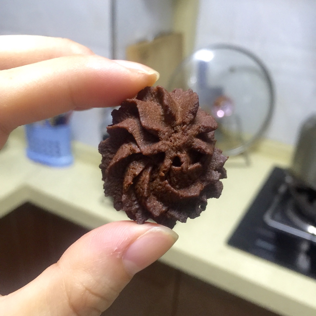 用意念睡觉做的挤花毫无压力的巧克力曲奇