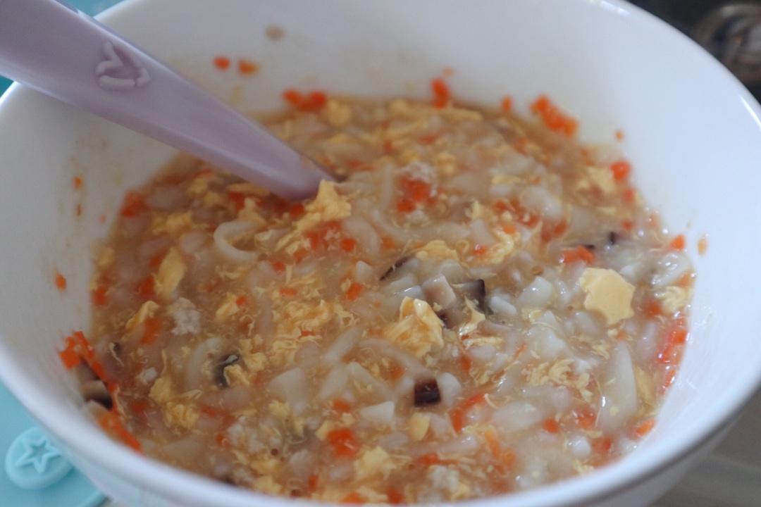 八个月辅食-鸡肉蔬菜碎面