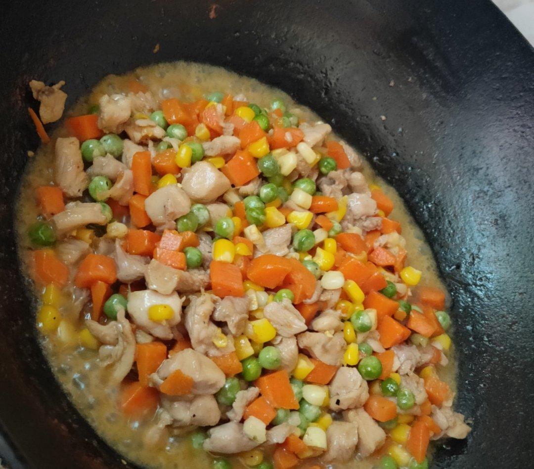 营养鸡胸肉加上丰富蔬菜——鸡胸肉炒三丁