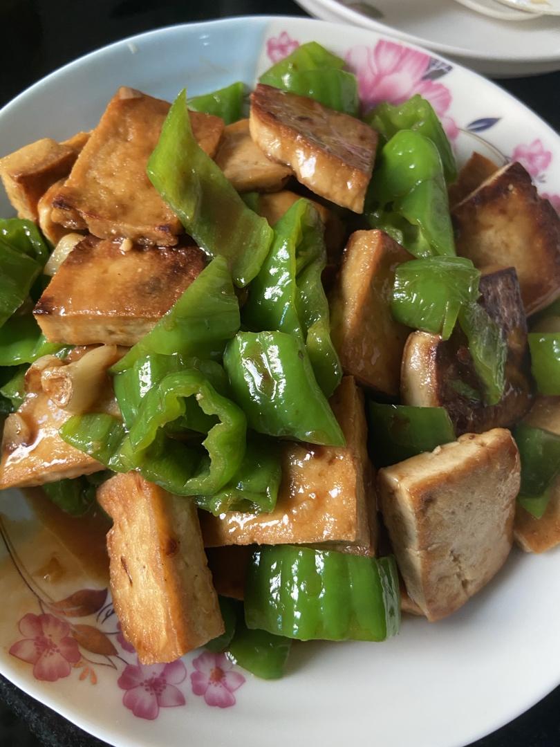 crystal梓萱做的青椒炒豆腐