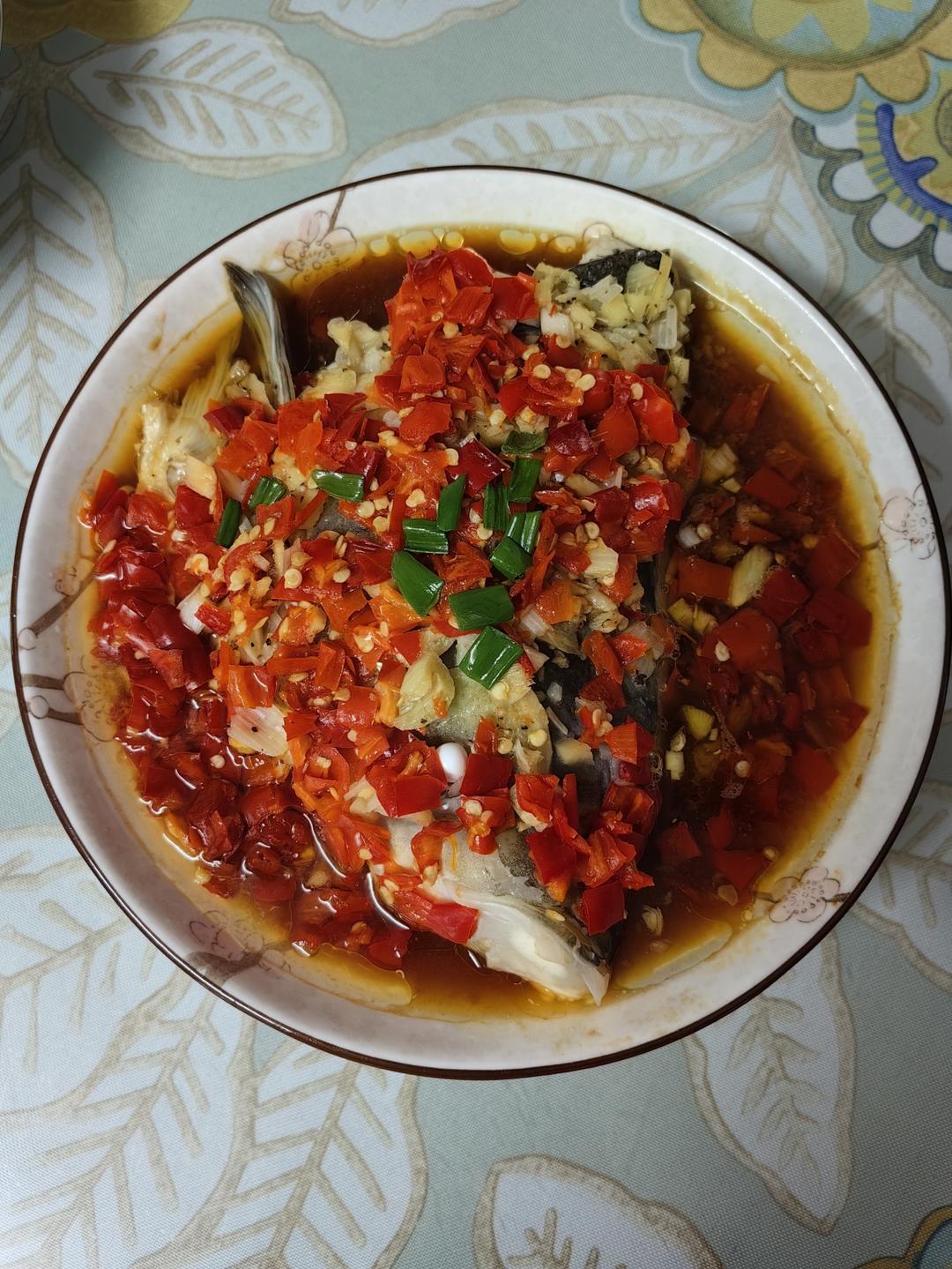 家庭版剁椒蒸鱼头，味道胜比大酒店👍