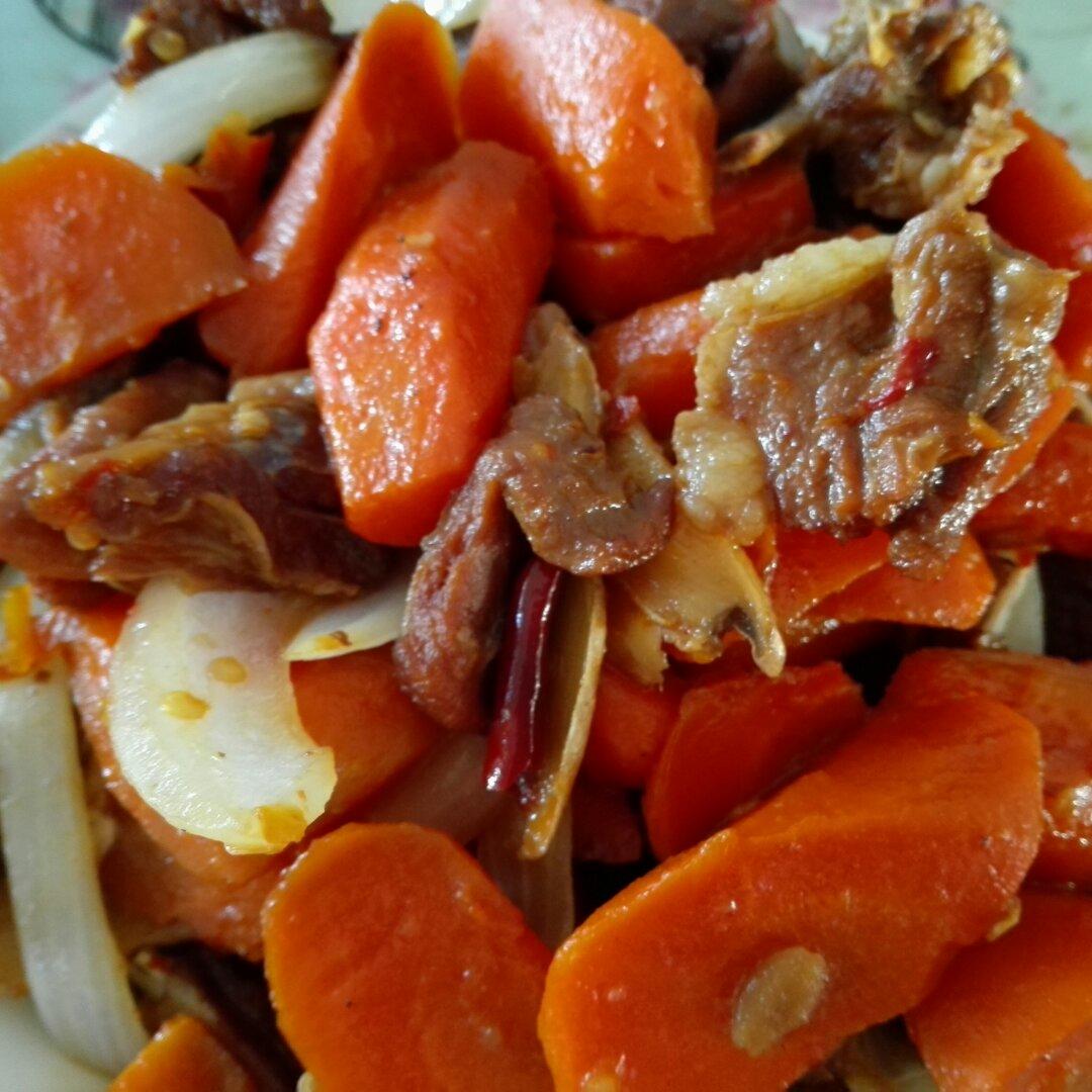 红焖羊肉炖胡萝卜