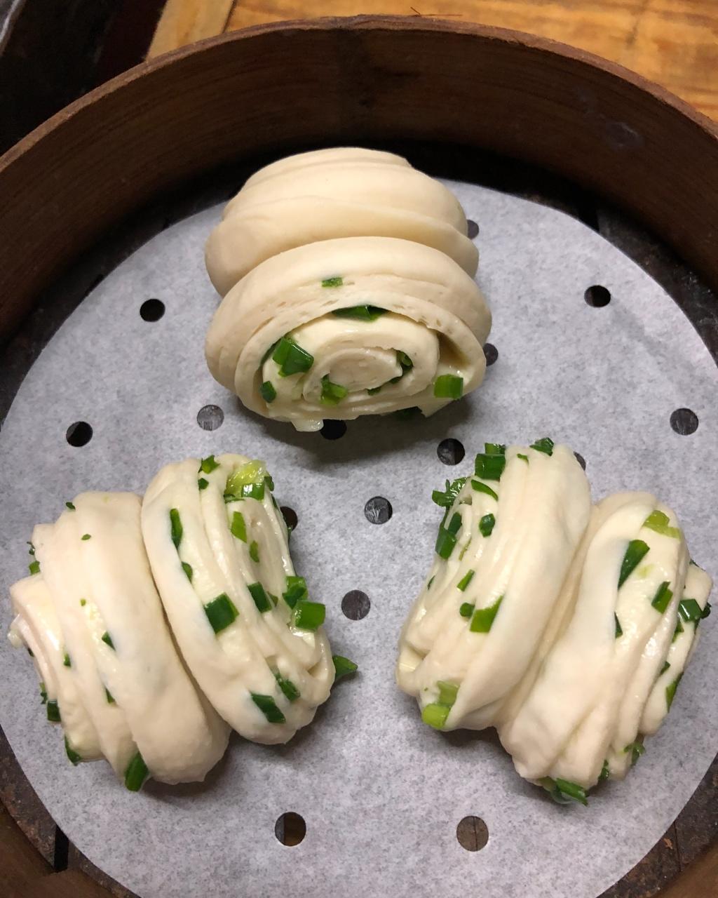 传统的葱油花卷