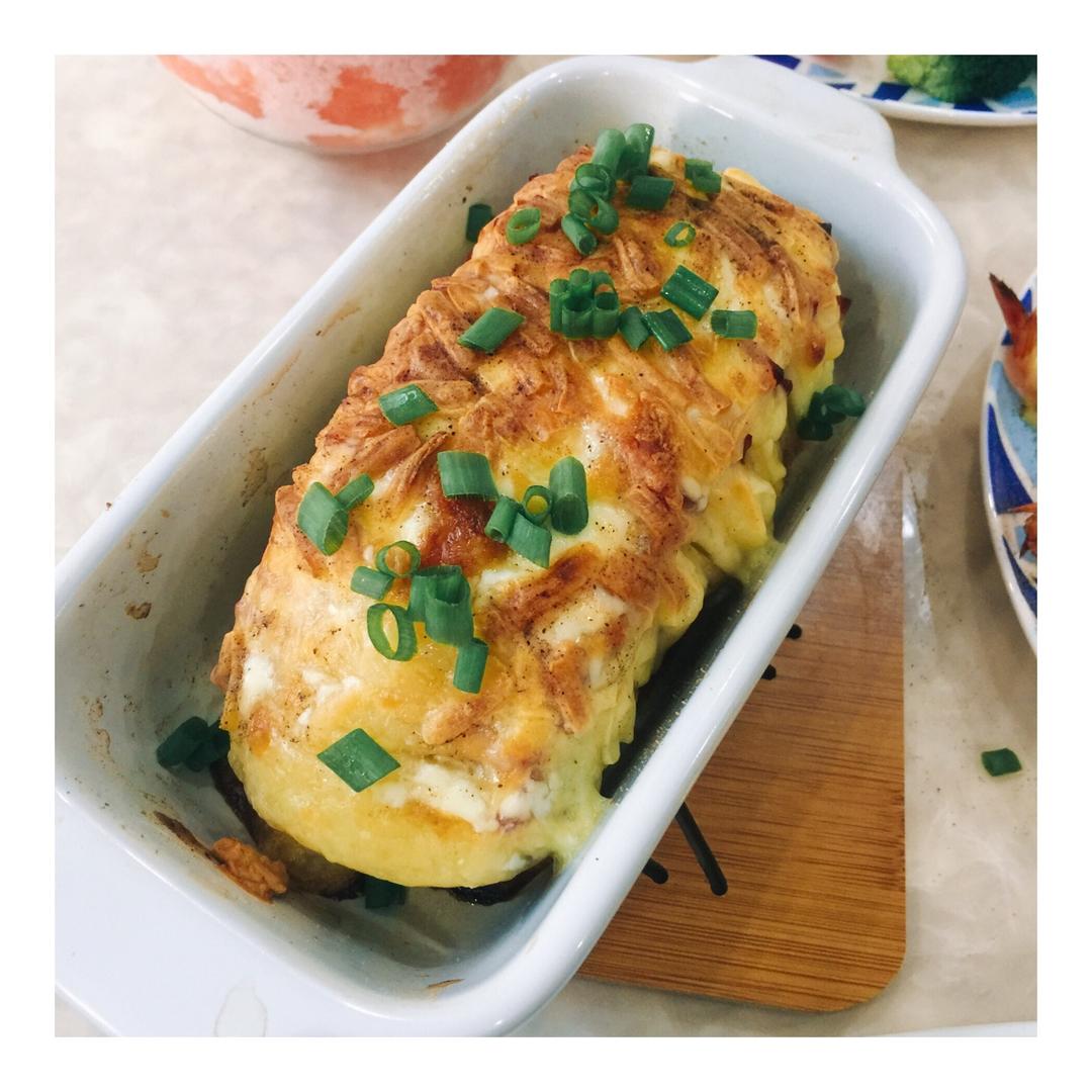 芝士烤手风琴马铃薯