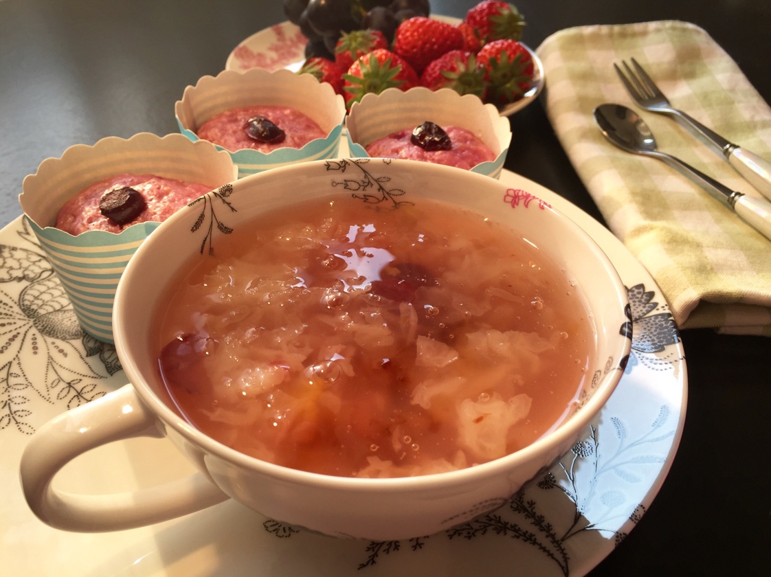 蔓越莓桃胶银耳羹