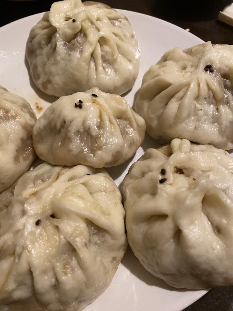 鲜美多汁的洋葱牛肉包子