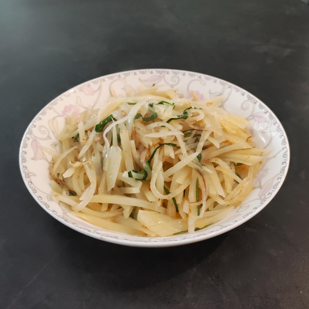 土豆丝炒韭菜