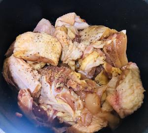 香菇滑黄焖鸡的做法 步骤1