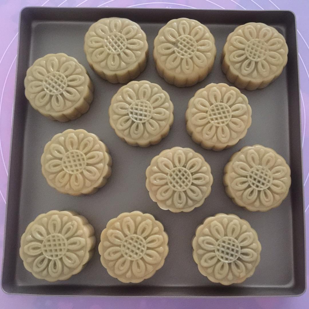 广式月饼—蛋黄莲蓉月饼