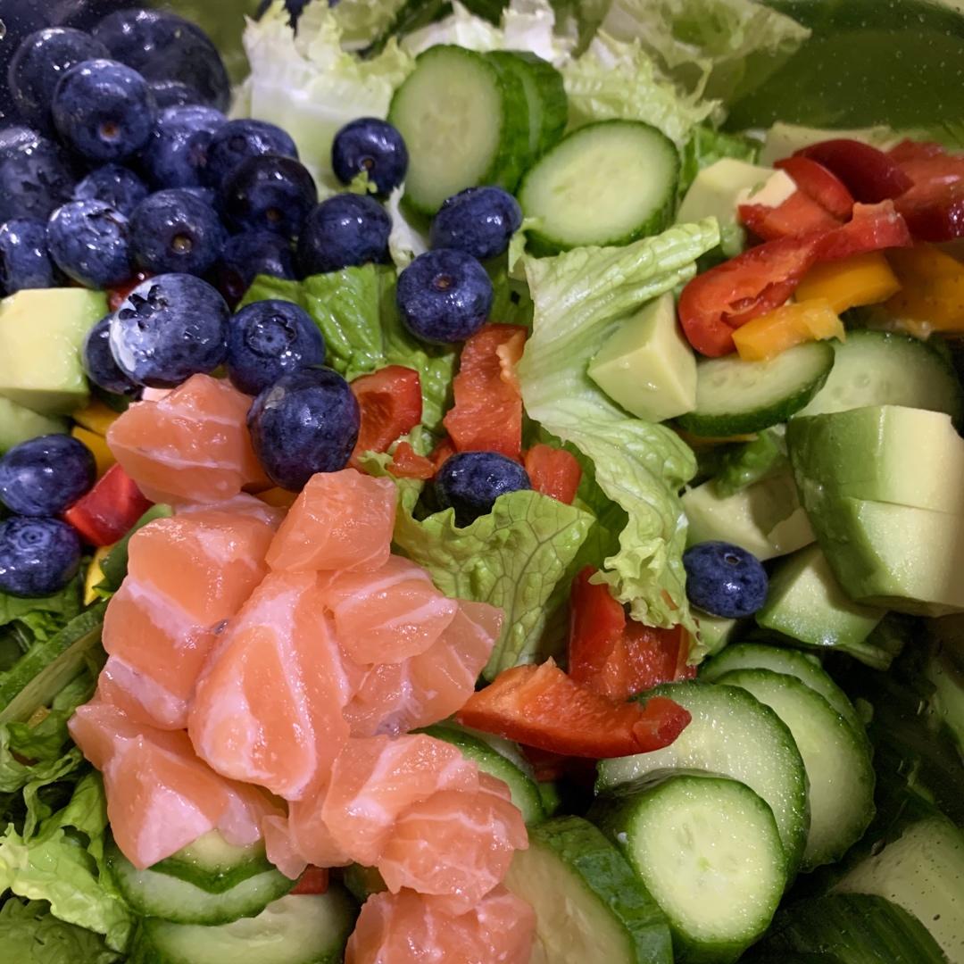 牛油果三文鱼芒果沙拉—轻食主义沙拉如命