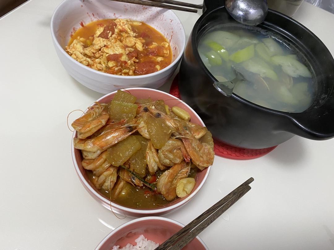 锅底都舔干净的大虾冬瓜煲