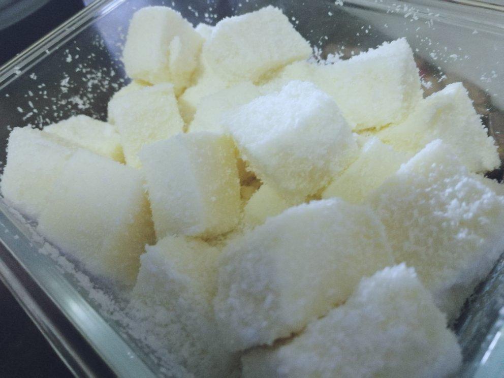 完胜85度C牛奶椰丝小方