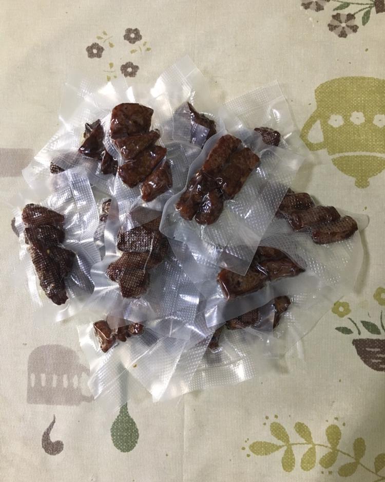 五香牛肉干、猪肉干