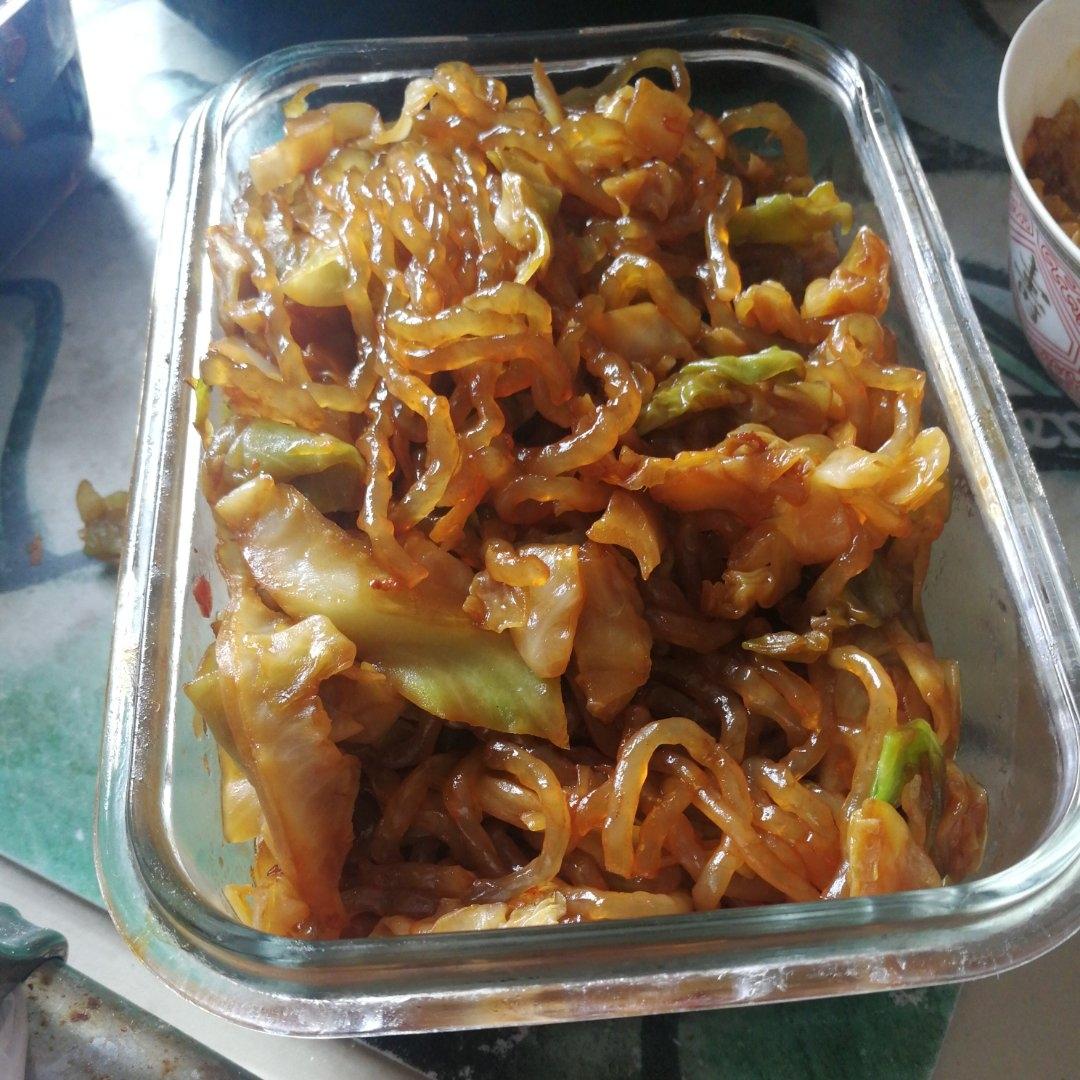 最近爱吃粉丝粉条～包菜炒粉丝