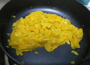 南瓜蛋花疙瘩汤的做法 步骤2