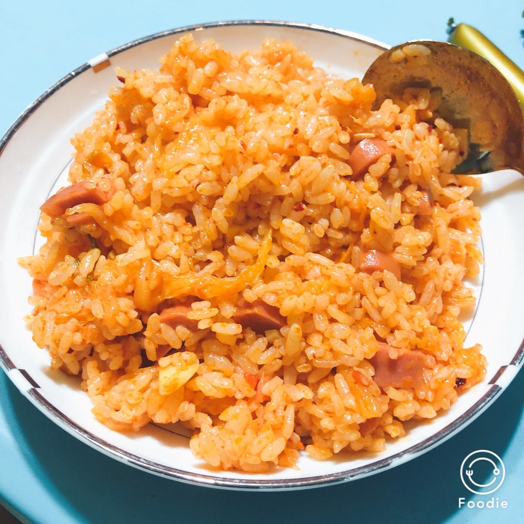 韩式泡菜火腿肠炒饭（简单版）
