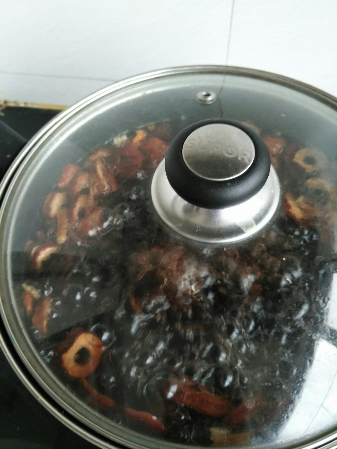 古法熬制酸梅汤（此方几乎无中药味孩子非常喜欢喝）