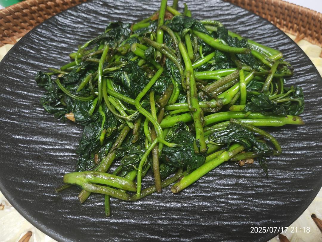 💥蒜蓉炒红薯叶