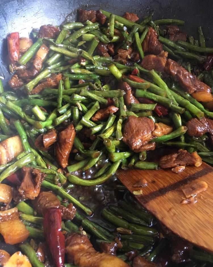 干煸豆角炒肉