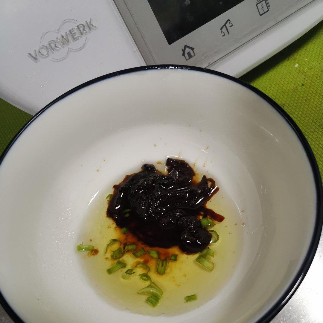 小美熬葱油，葱油拌面～香炸了😍