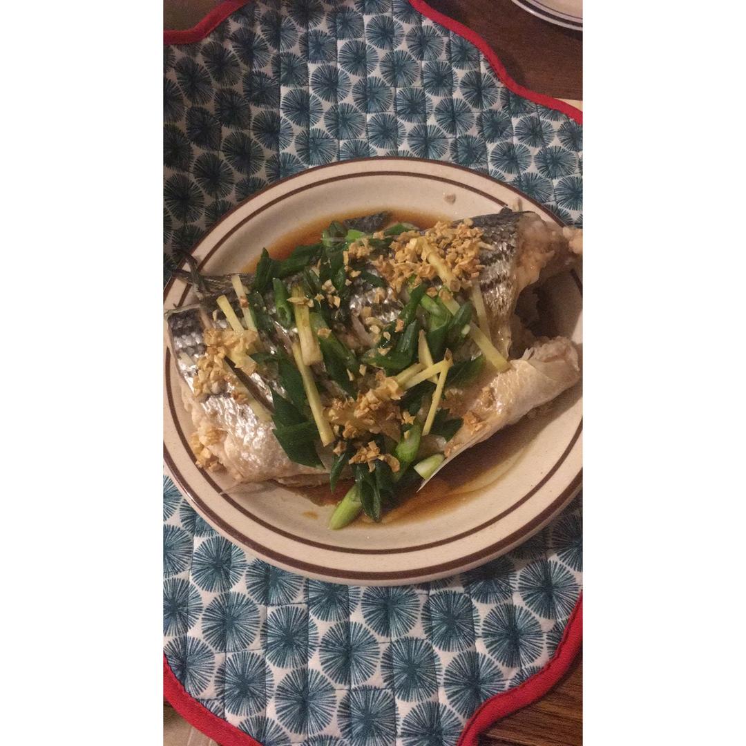 豉油清蒸鱼 清蒸鲈鱼