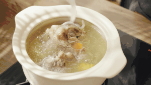 有了自制高汤的加持，让面条更美味——时蔬高汤面【孔老师教做菜】的做法 步骤9
