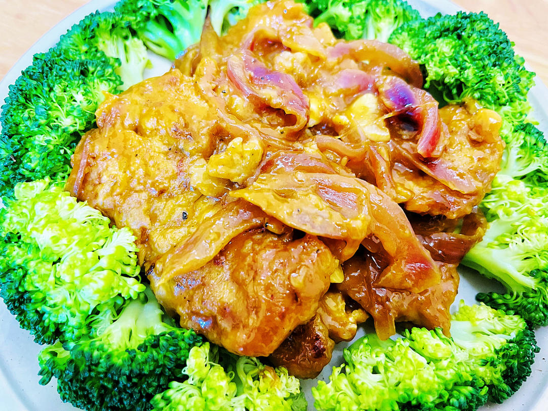 洋葱煎猪扒（还原正宗港式茶餐厅味道）的做法