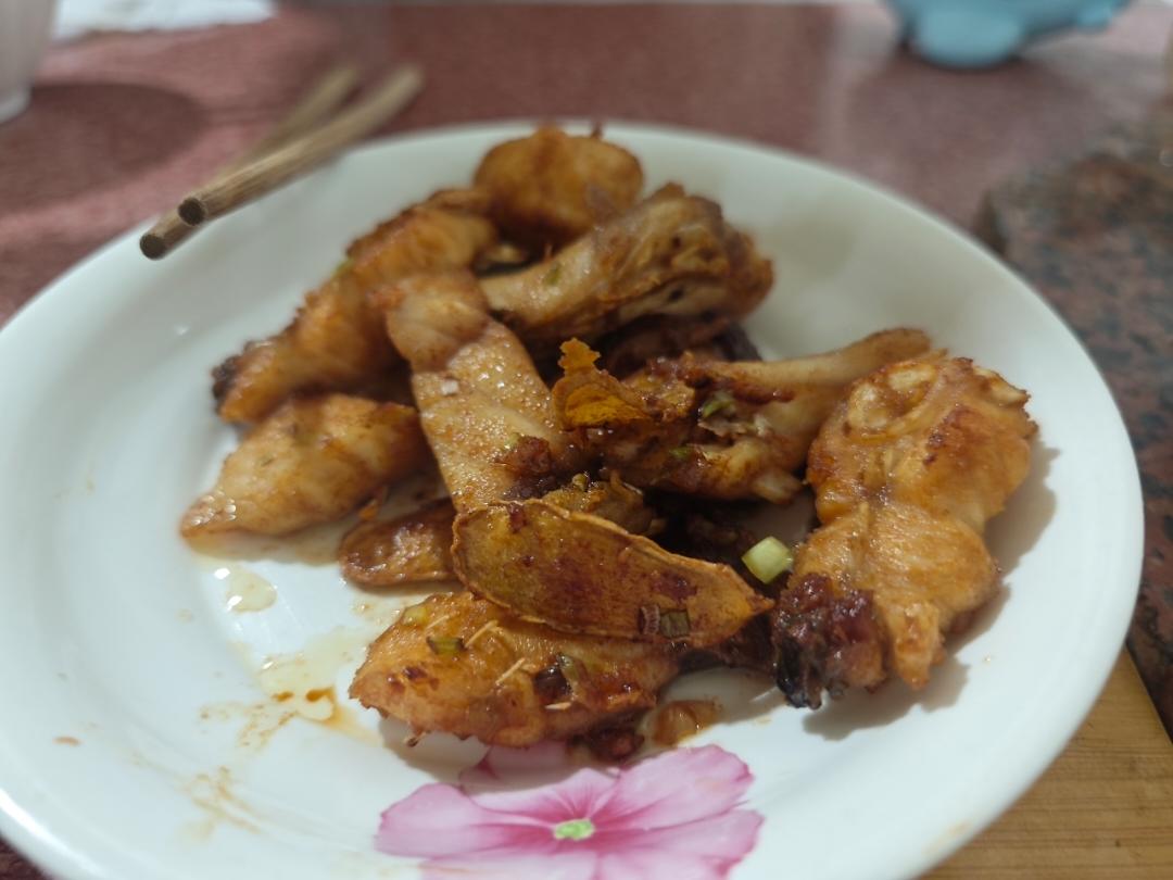 简单好吃到不可思议的煎炒脆肉鲩