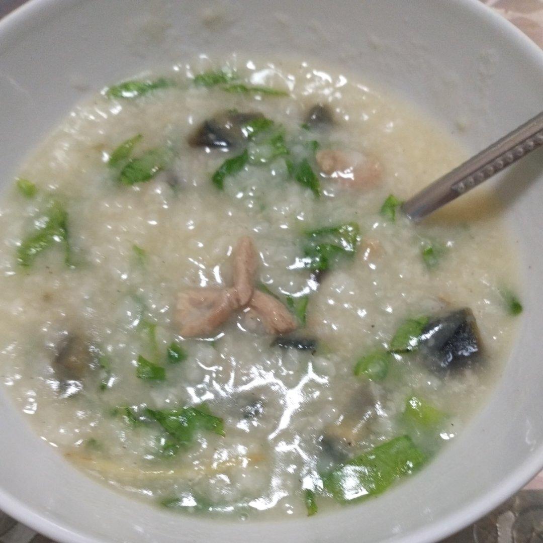 皮蛋瘦肉粥(经典粤菜)