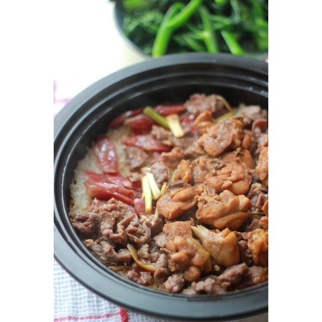 塔吉锅腊味煲仔饭