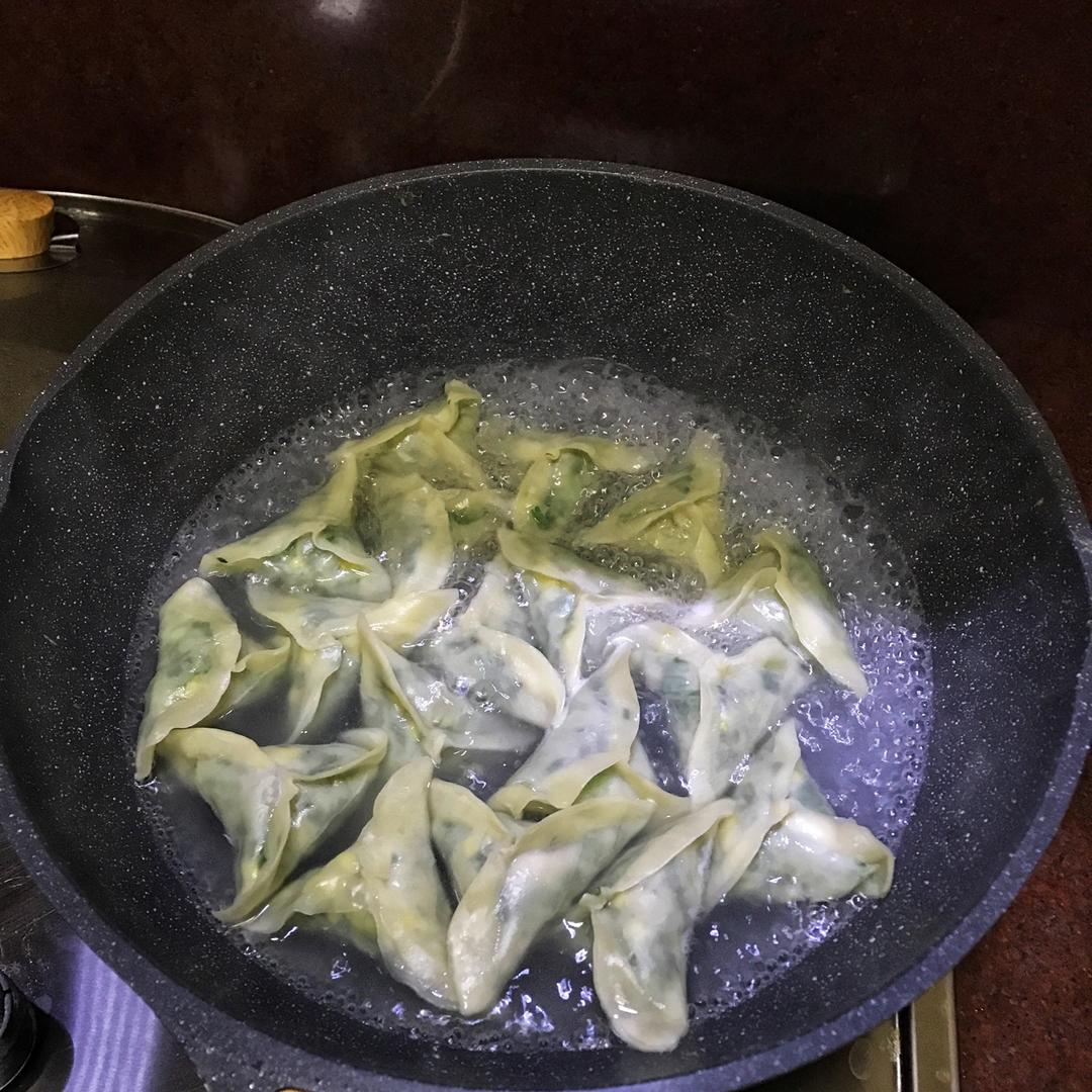 韭菜鸡蛋马蹄素饺子