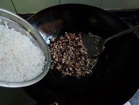 肉香糯米卷的做法 步骤4